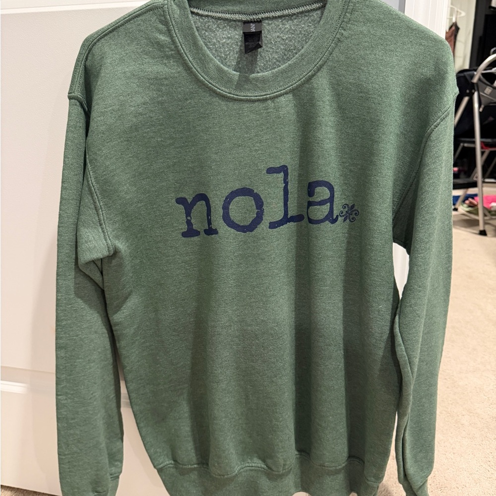 Gildan Green Sweater with Blue 'Nola' Print - Picture 2 of 4